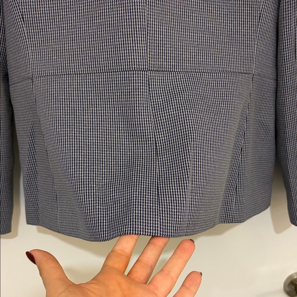 Women's Tahari Blue and White Houndstooth Jacket - Picture 8 of 10